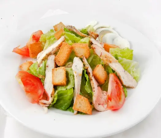 Цезарь с курицей салат