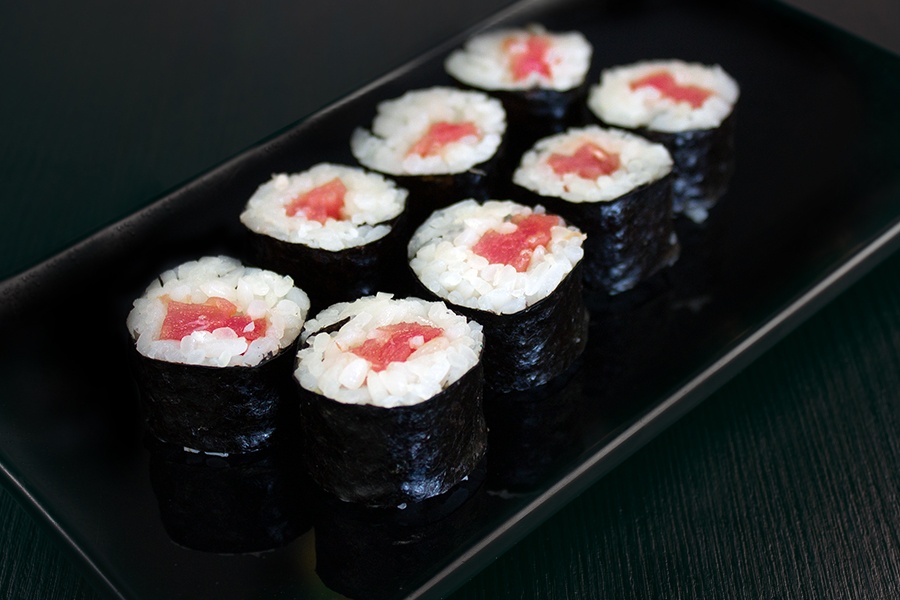 Маки с тунцом