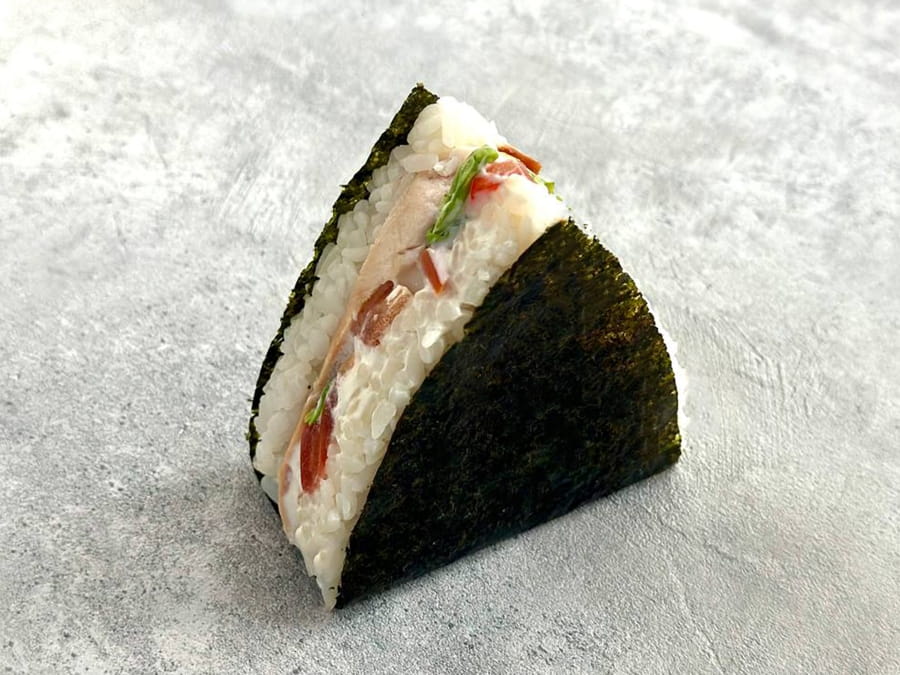Онигири с курицей