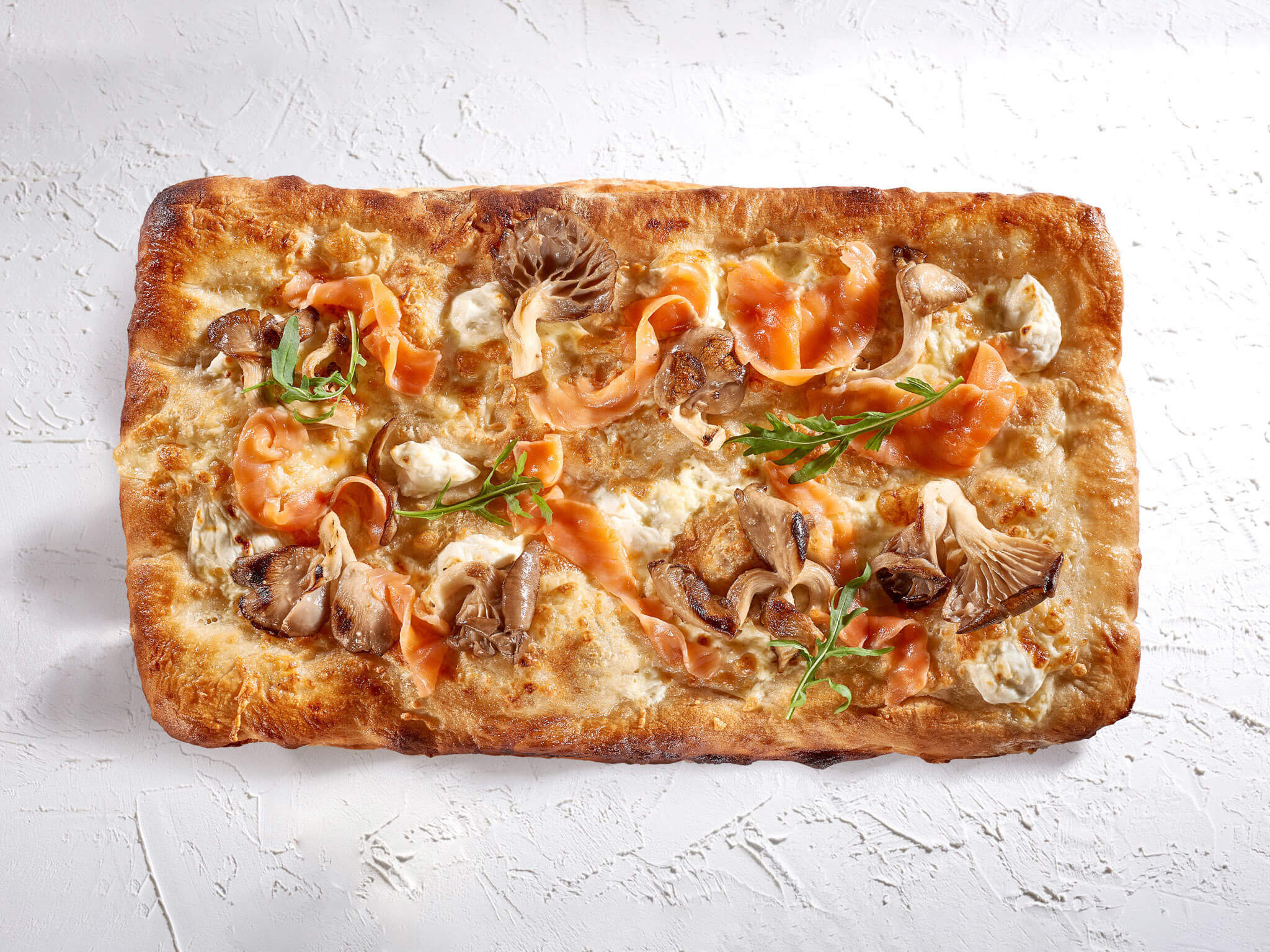 Salmone sale debole e funghi