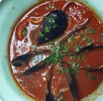 Томатный суп с мидиями