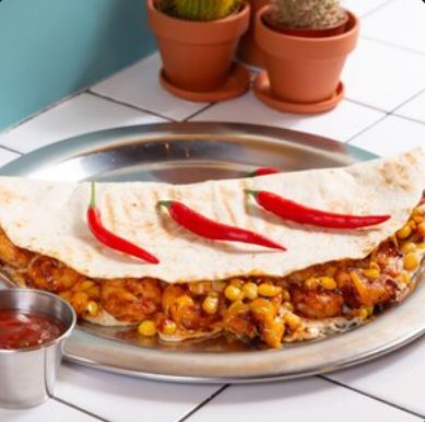 Кесадилья Чикен с Спайси соусом и халапеньо