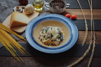 С курицей и грибами