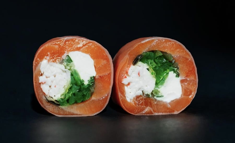 Ролл без риса с крабом и чукой