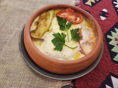 Овощи с сулугуни на кеци