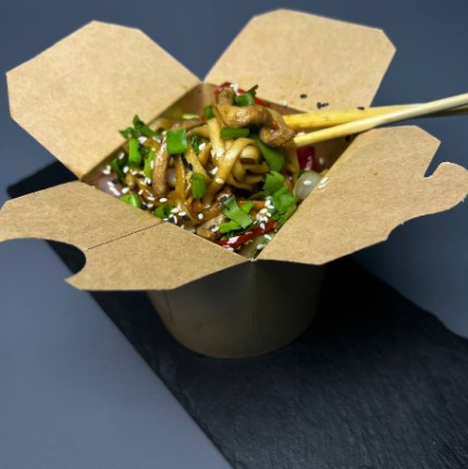 Wok Удон с овощами и терияки соусом