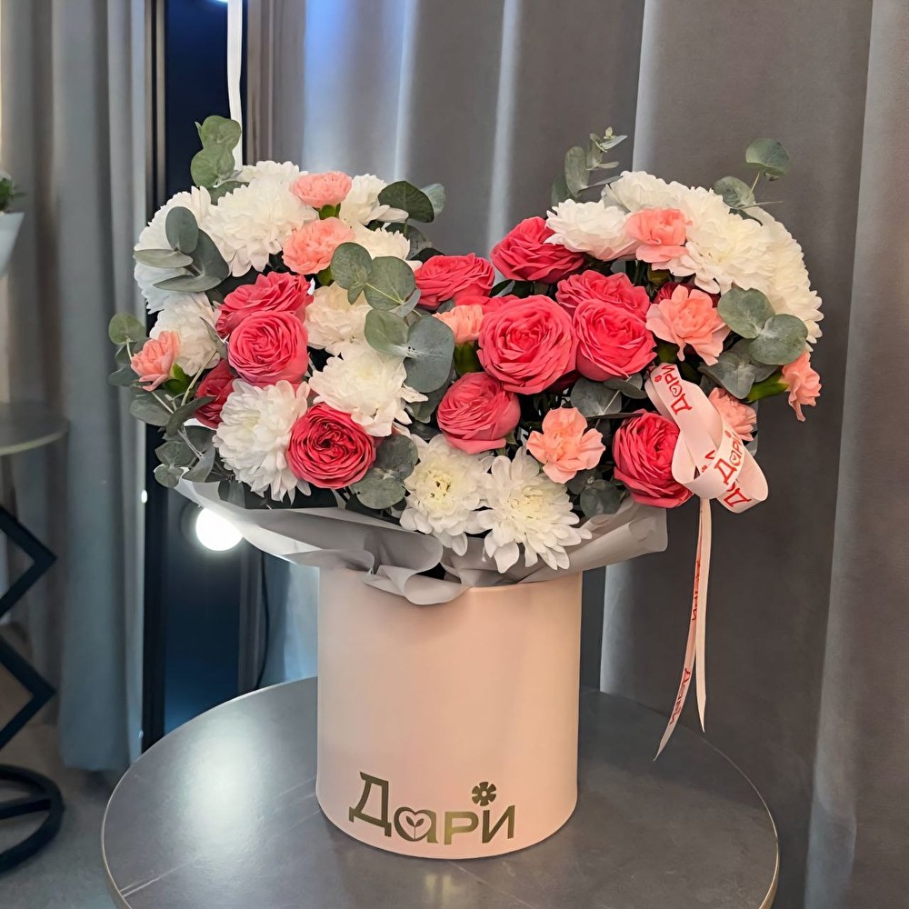 №126 Композиция с кустовыми розами и хризантемой