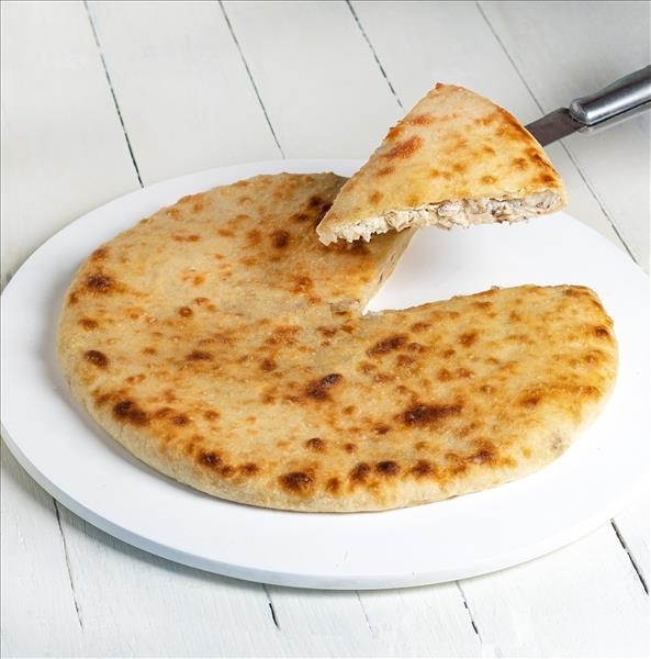 Пирог с курицей, грибами и сыром