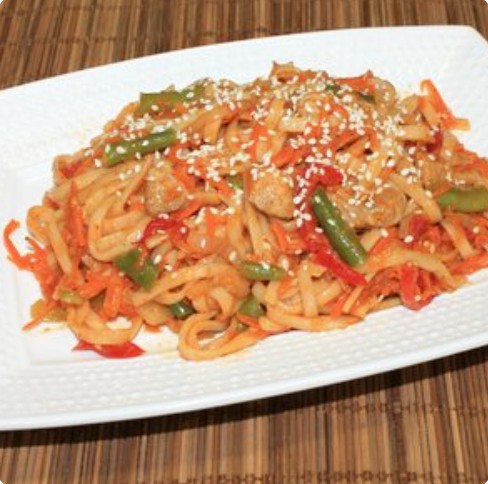 Лапша Wok со свининой в остром соусе