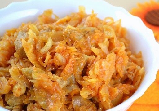 Тушёная капуста с куриным филе