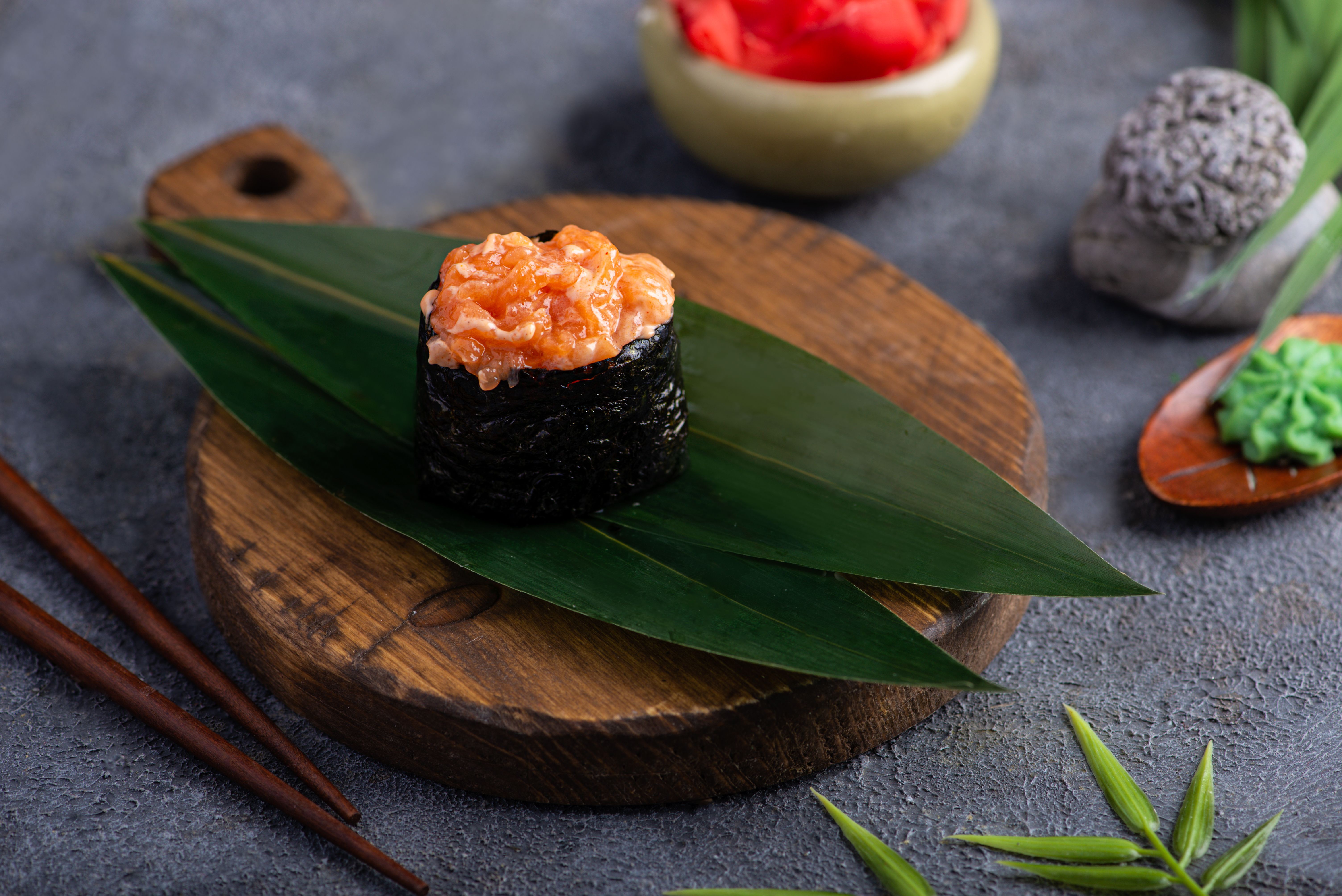 Гункан с Лососем