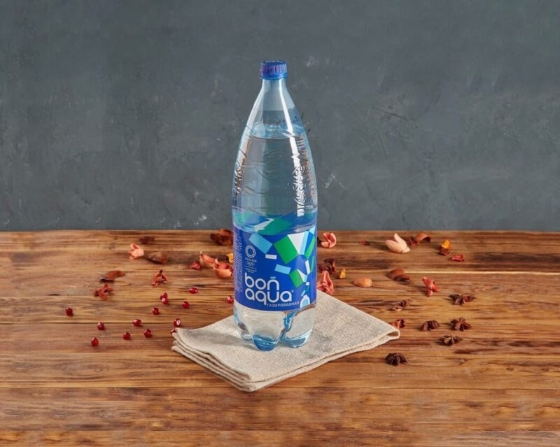 Bon Aqua газ 2л