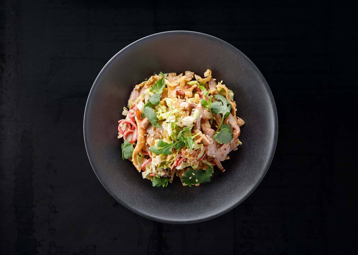 С острой курицей, пекинской капустой