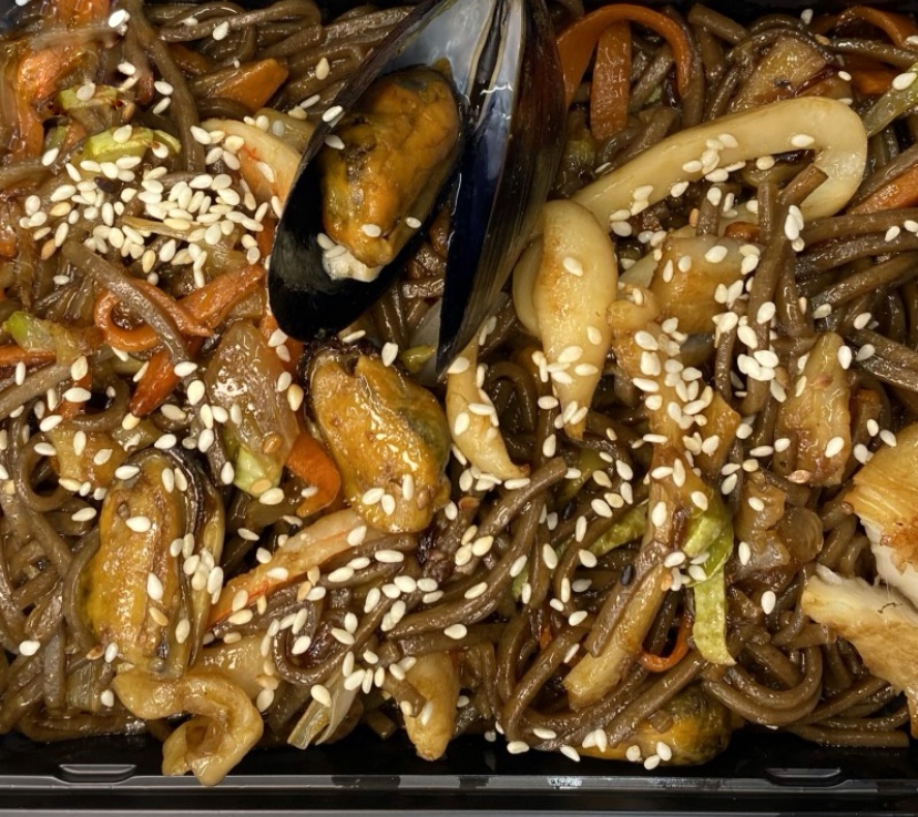 Wok с морепродуктами