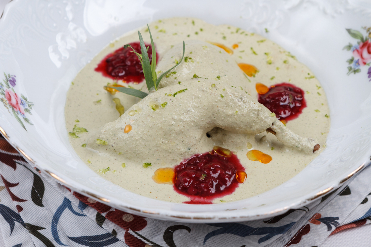 Тархуновый сациви с перепёлкой