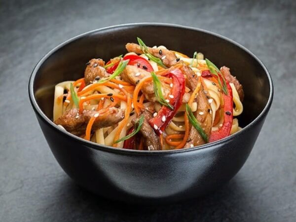 WOK с курицей и овощами