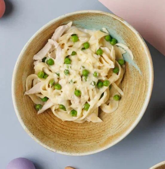 Паста с цыплёнком и зелёным горошком