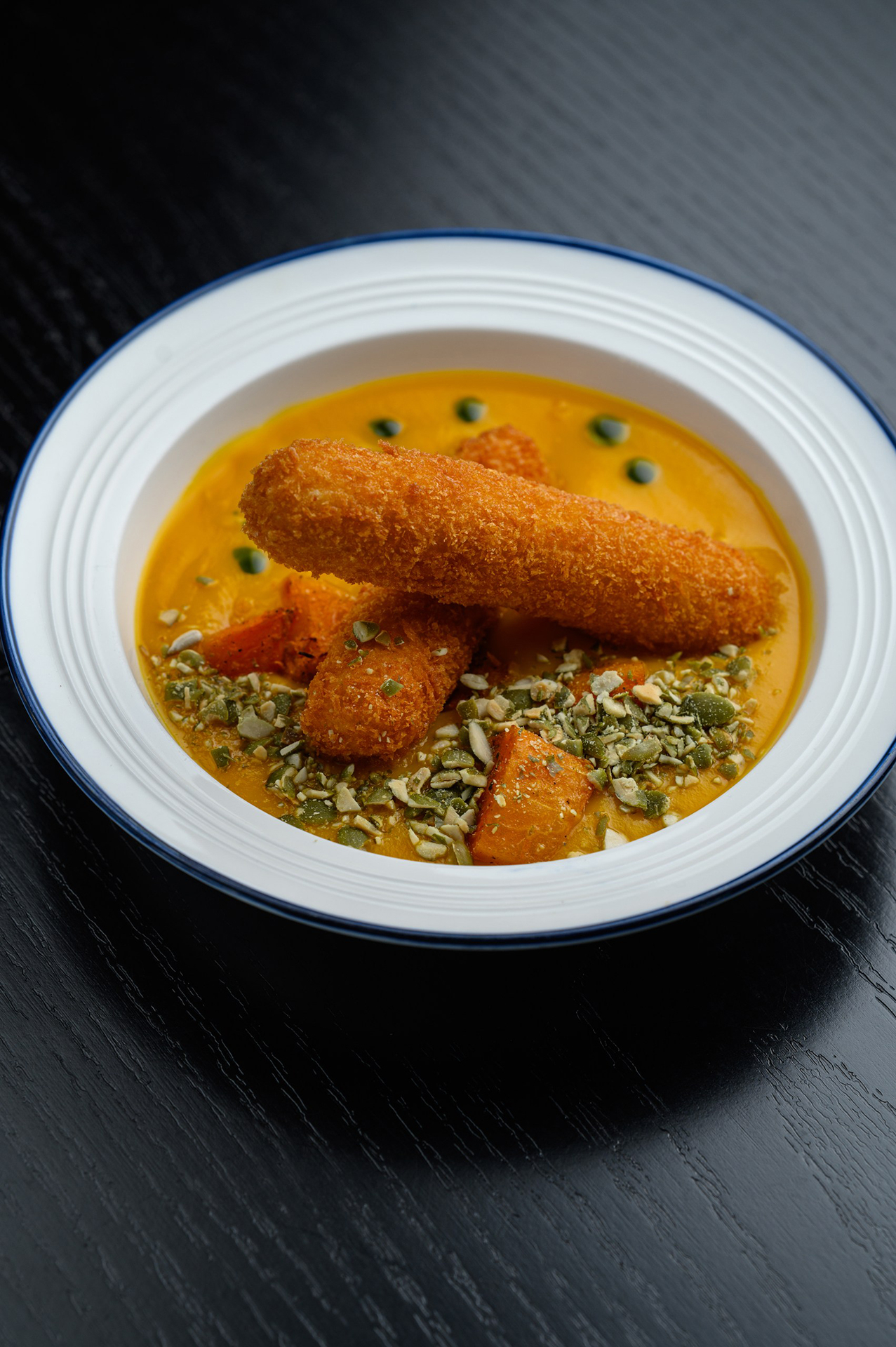 Тыквенный суп с хрустящим халуми