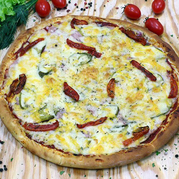 Пицца "С ветчиной и грибами" 30 см