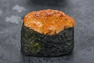 Запеченный гункан с крабом