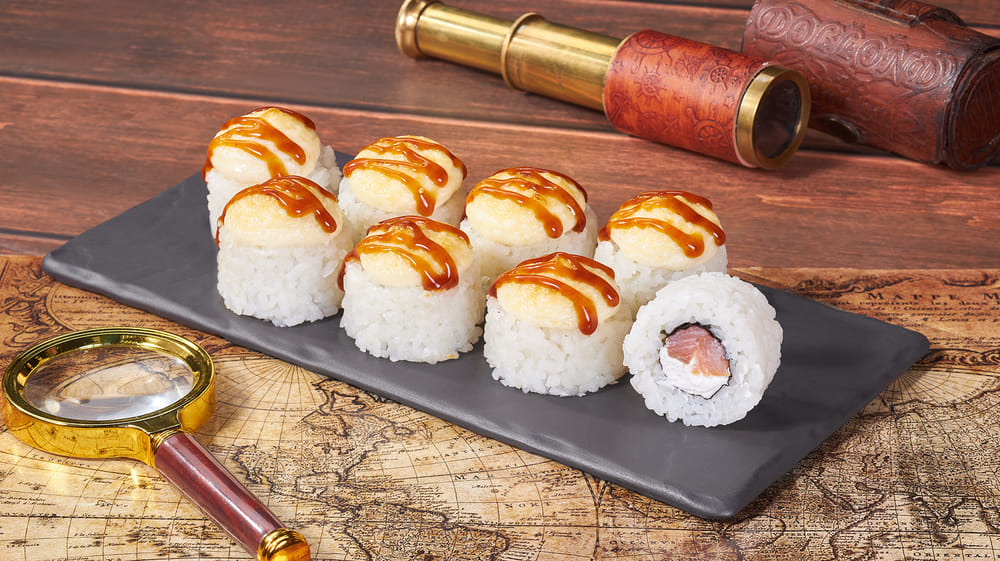 Ролл Охотский с копченой кетой