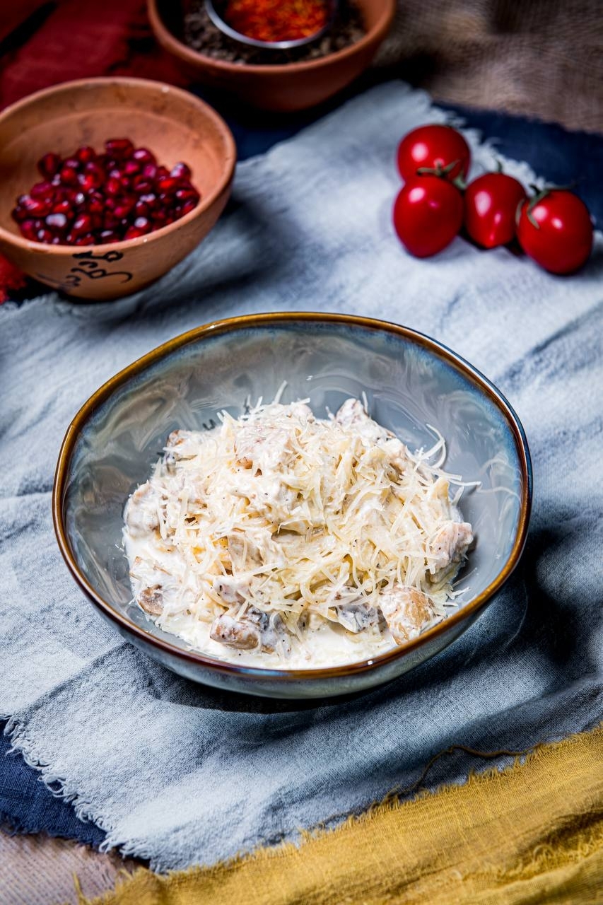 Лапшеби курицей и грибами