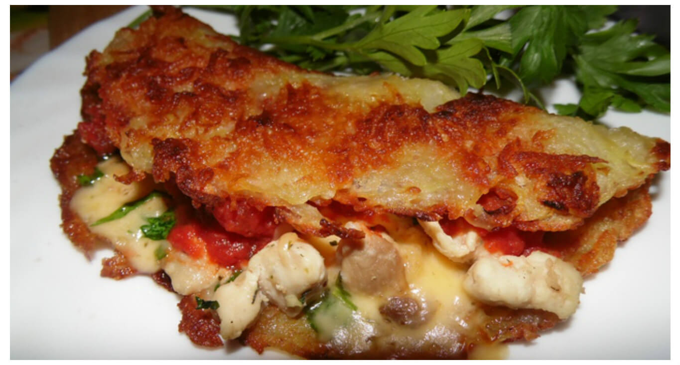 Драники с курицей и грибным жульеном