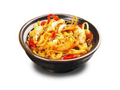 Китай.пшеничная лапша удон с овощами и курицей