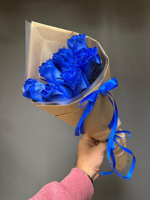 7 Синих роз в крафте