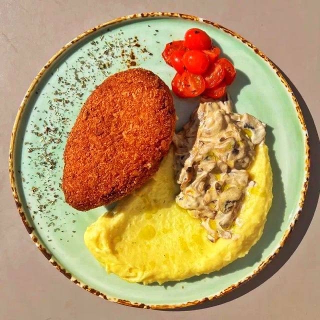 Д Котлета Архангельская с картофельным пюре