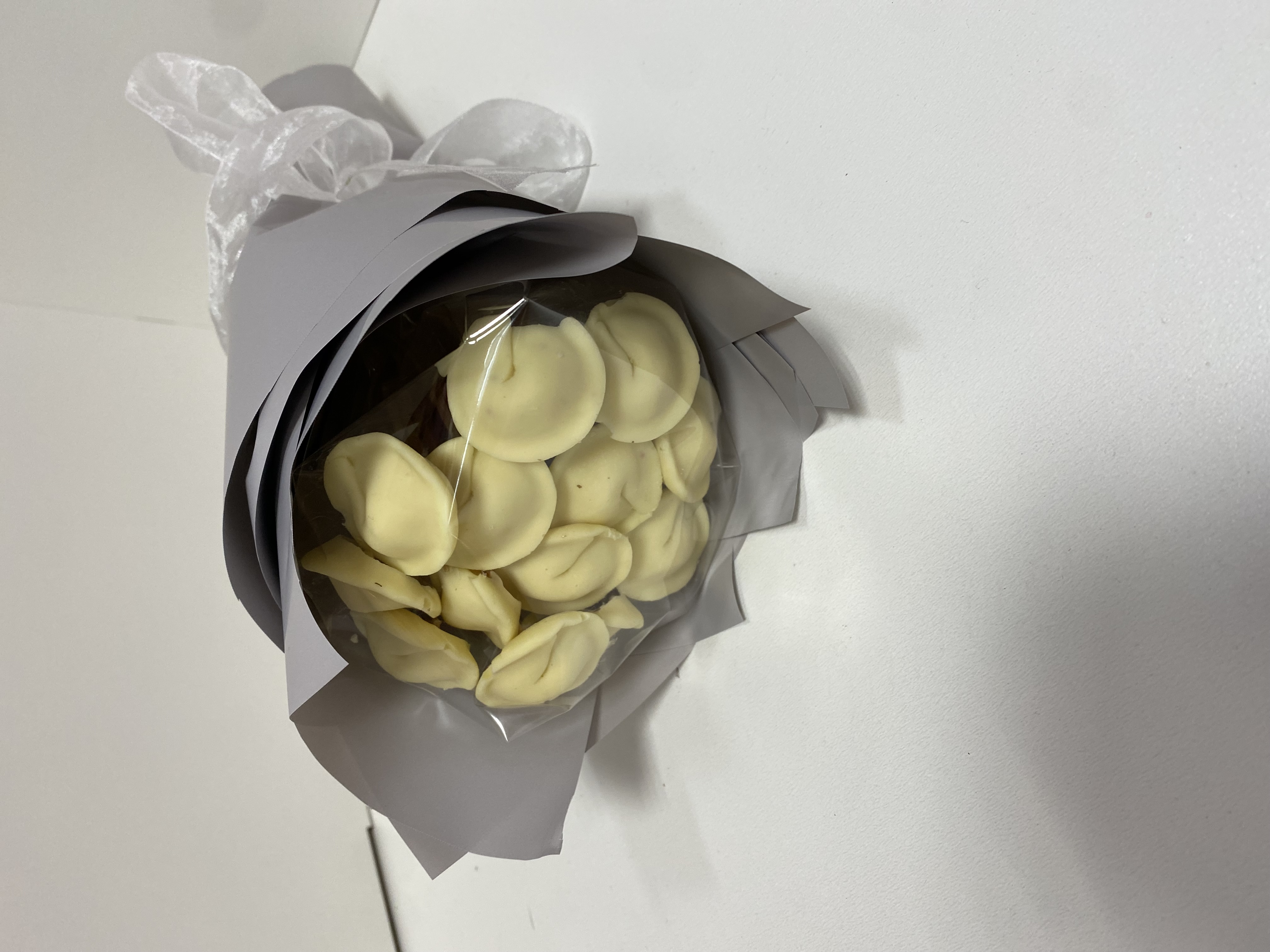 Букет из шоколадные пельменей 