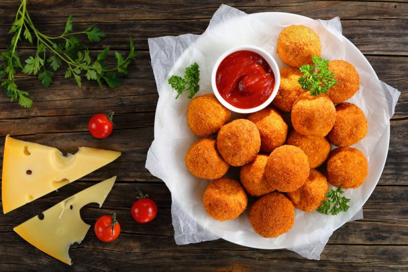 Картофельные шарики + соус