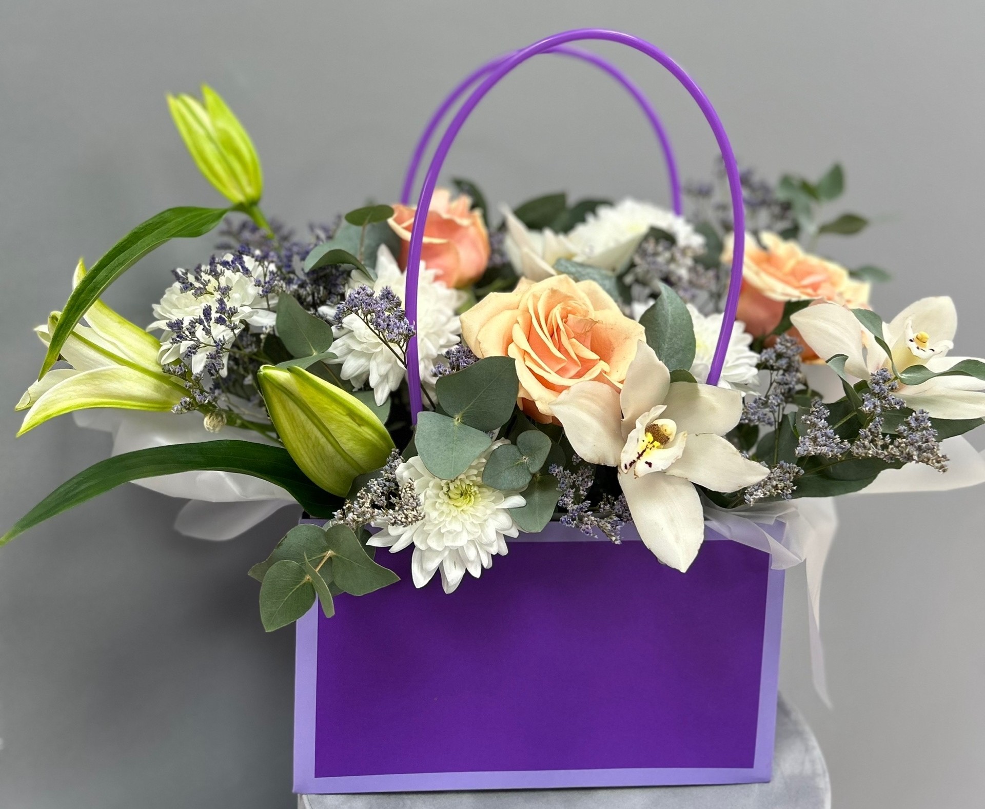 Композиция с ароматной лилией