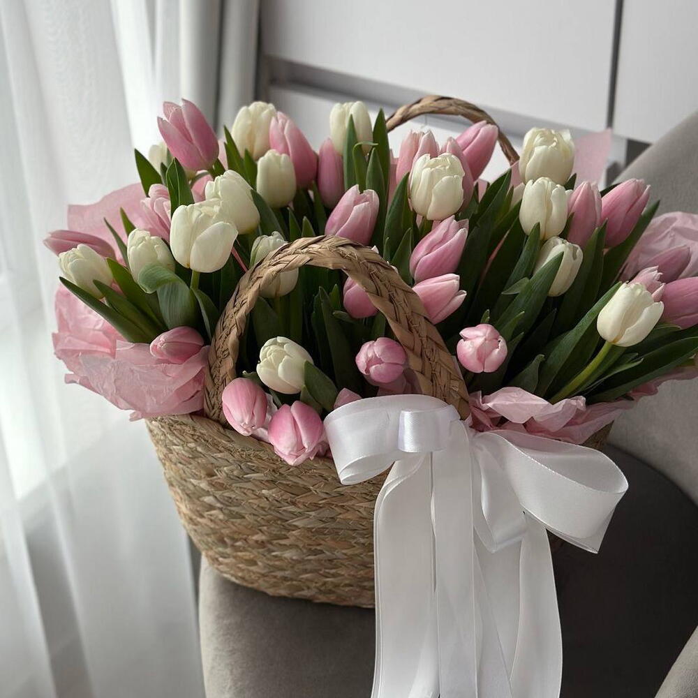 Корзина из 45 тюльпанов