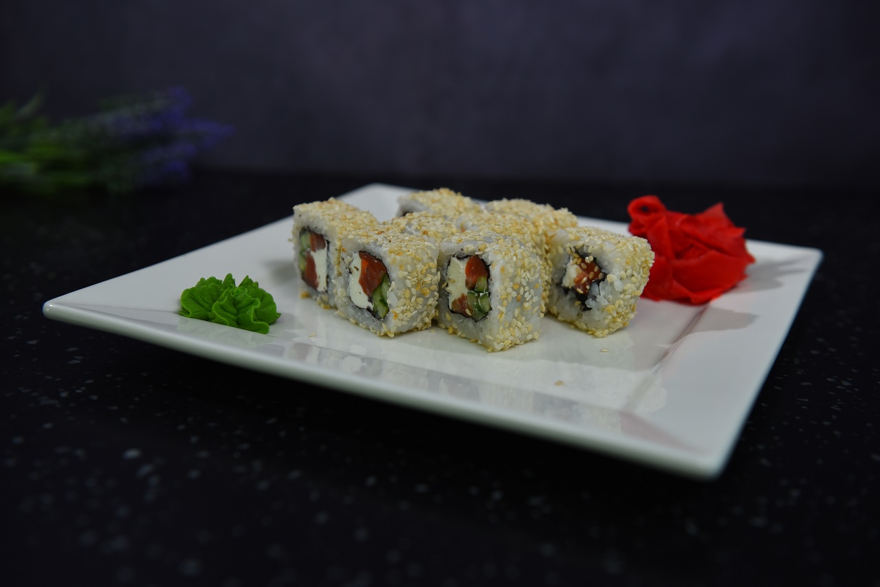 Ролл Калифорния сливочный лосось