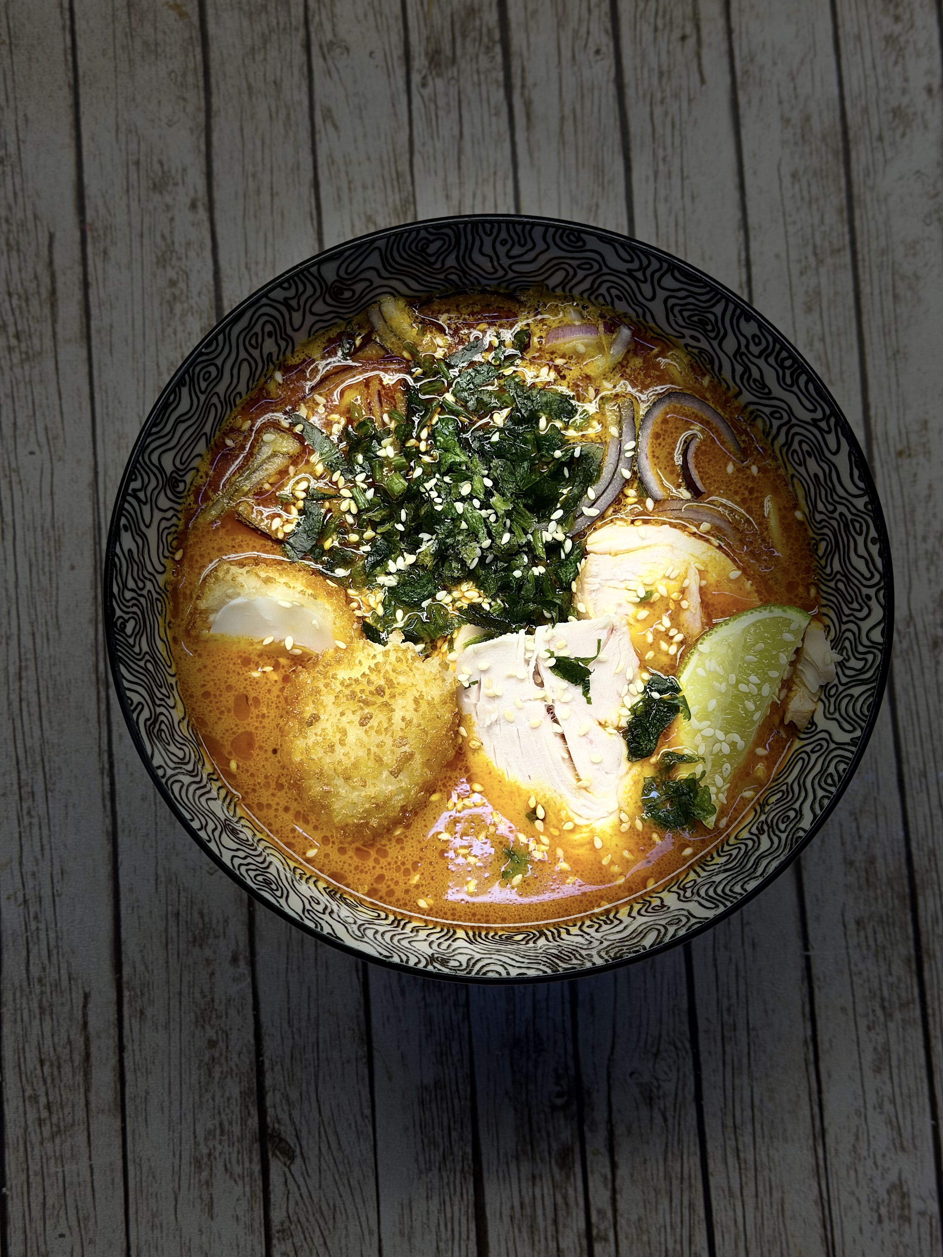 Тайский суп Као Сой с курицей ( острое)