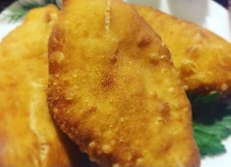 Пирожок жареный с картошкой