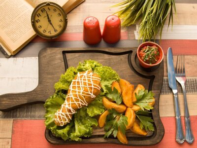 Голень куриная с картофельными дольками