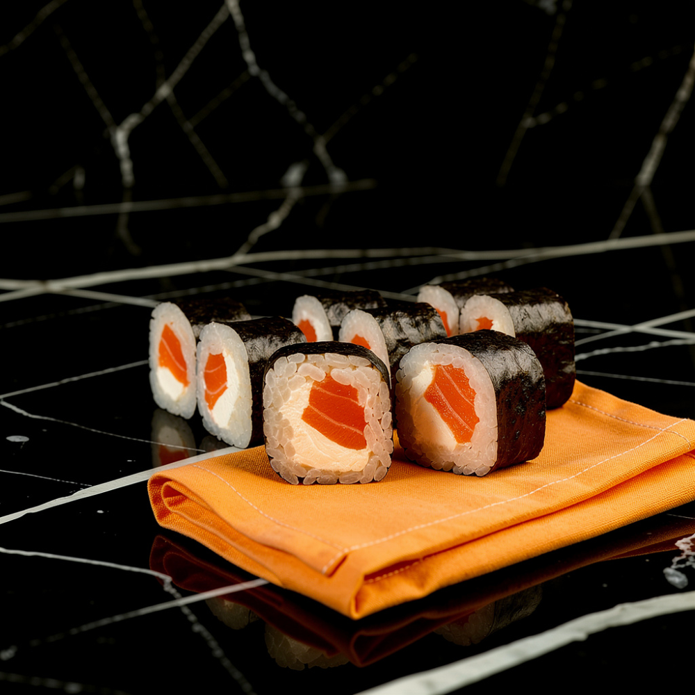 КУНСЕЙ СЯКЕ ЧИЗ МАКИ (копченый лосось)