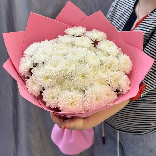 Букет из 7 белых кустовых хризантем