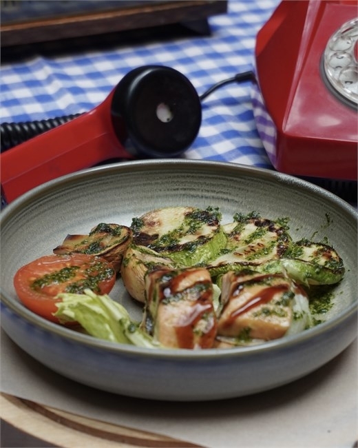 Горбуша с овощами песто