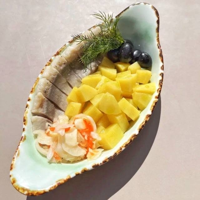 Сельдь с печеным картофелем