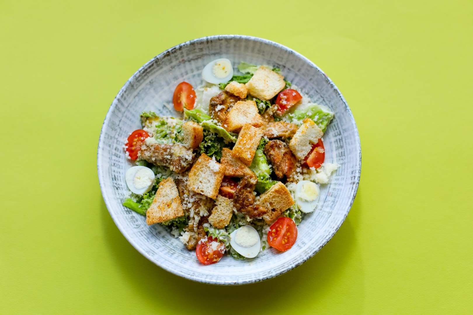 Салат Цезарь с курицей