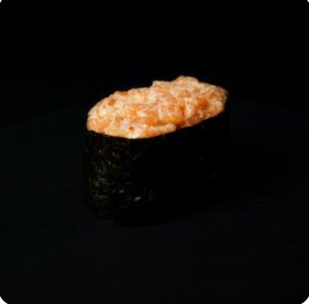 Гункан с лососем