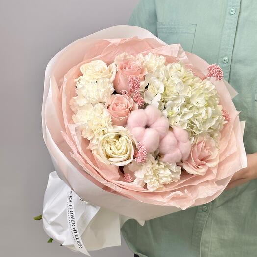 Маршмеллоу из гортензии,озотамнуса,пионовидной розы пин мондиаль и плайя бланка и диантусов