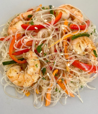 Фунчоза с креветками и овощами