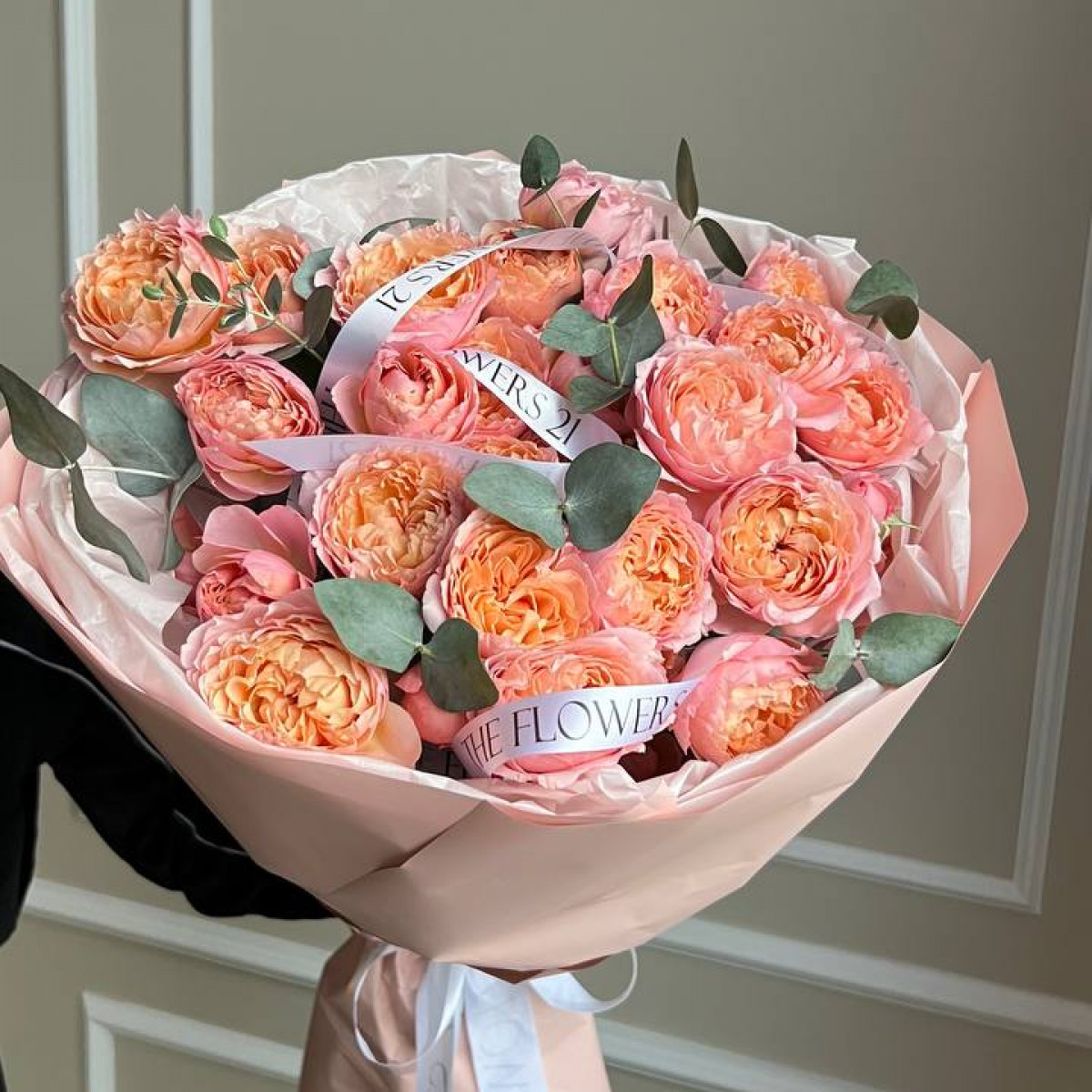 Моно букет из кустовых роз 4