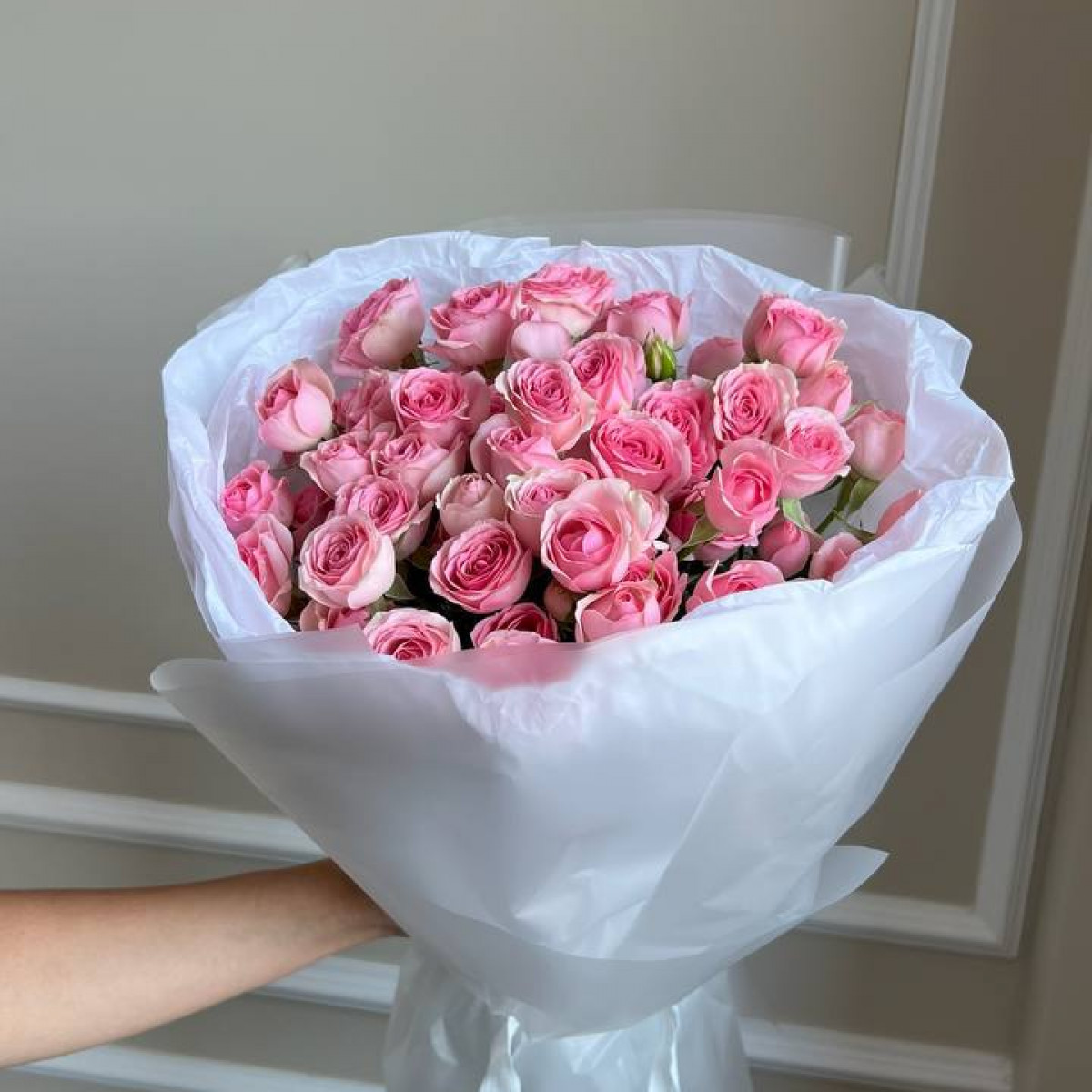 Букет из кустовых роз Артикул: 2677