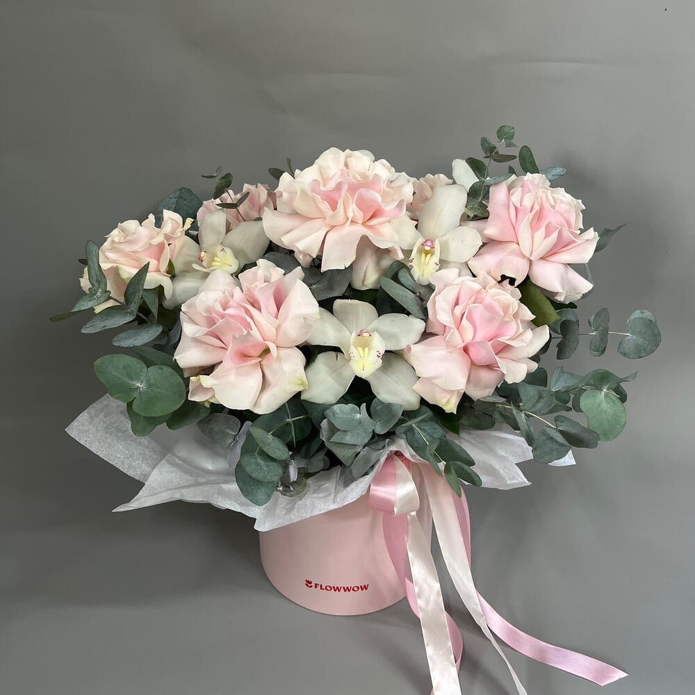 Композиция с французской розой и орхидеей