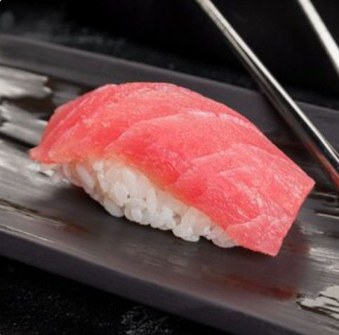 Суши с тунцом